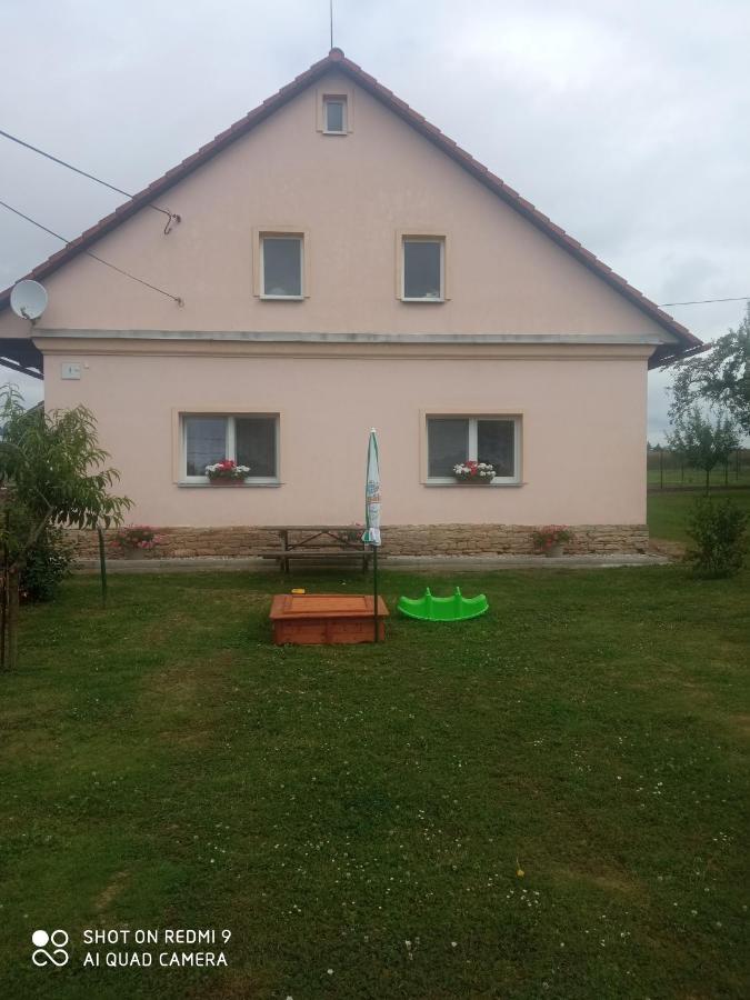 Chalupa Hana Vestec  Exteriör bild